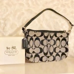 ‼️FLASH SALE‼️NWOT COACH Clutch/Large Wristlet!!!